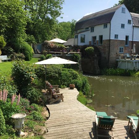 Castle Mill Bed And Breakfast Dorking Exteriér fotografie
