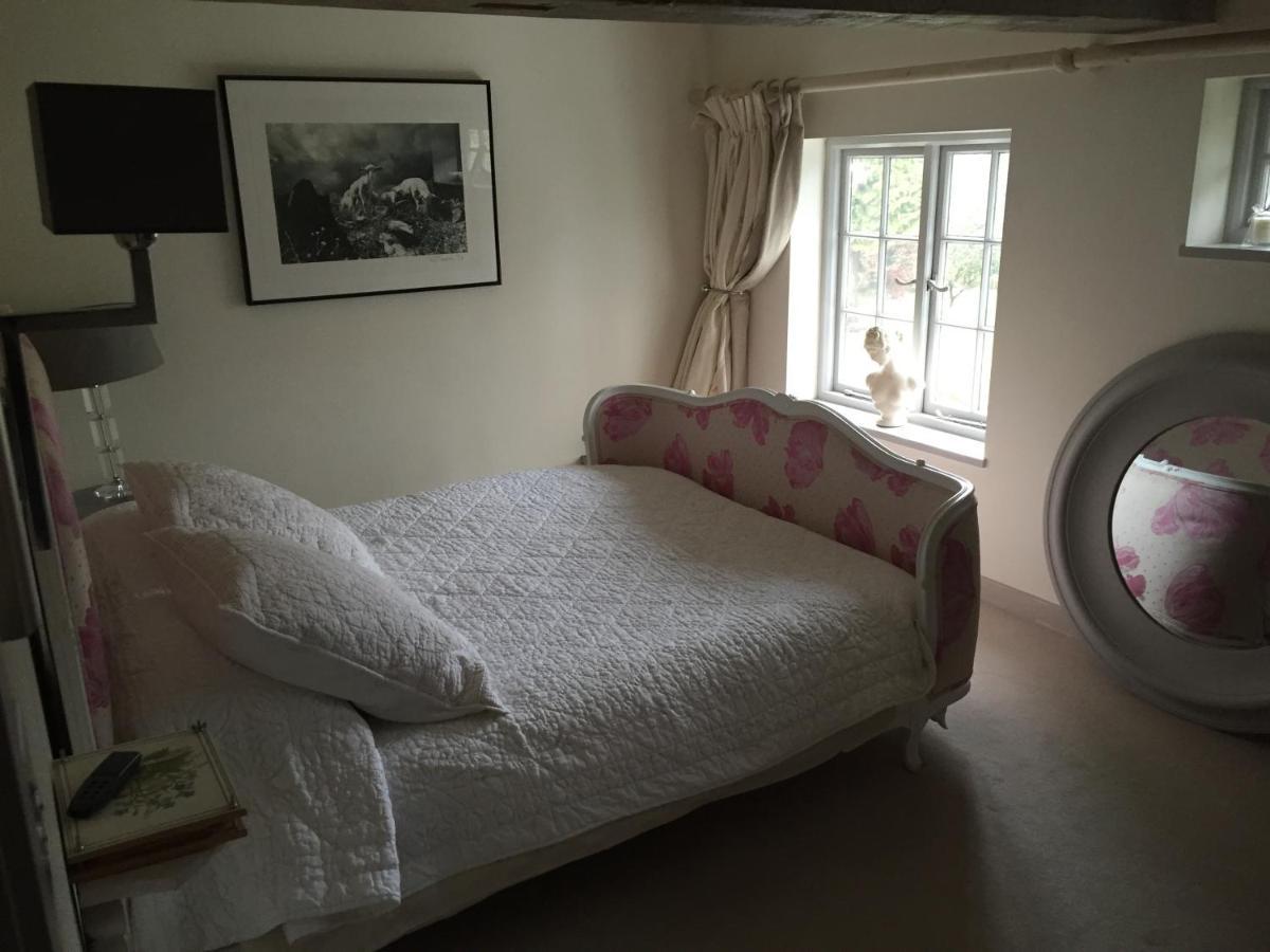 Castle Mill Bed And Breakfast Dorking Exteriér fotografie